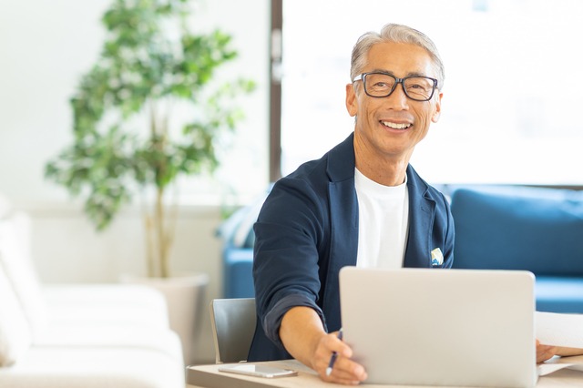 50代男性のメガネ選び！目の疲れを軽減するプロ視点のレンズ選び