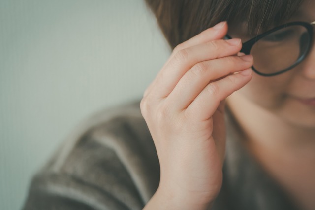 ずれないメガネの鍵は「ヒアリング」にあり。メガネ専門店「千里堂」が実践するプロのフィッティ…